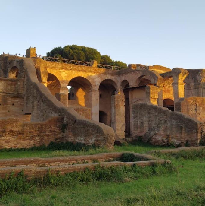 Per Antiqua Itinere Apartment Ostia Antica Luaran gambar