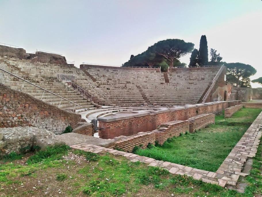Per Antiqua Itinere Apartment Ostia Antica Luaran gambar